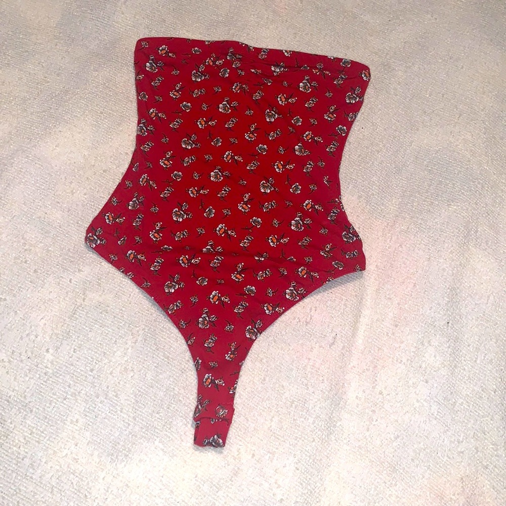 NWOT Forever 21 strapless floral bodysuit